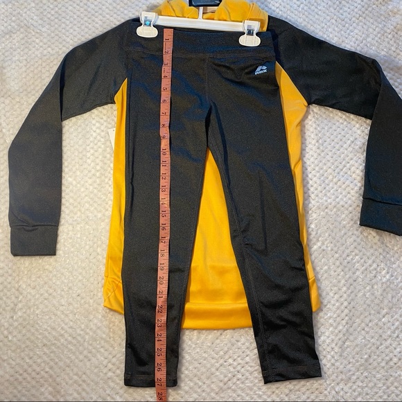 NWT - Girls RBX Sweatshirt & Leggings - Yellow Matching Outfit w/ Rainbow Heart - Picture 16 of 16